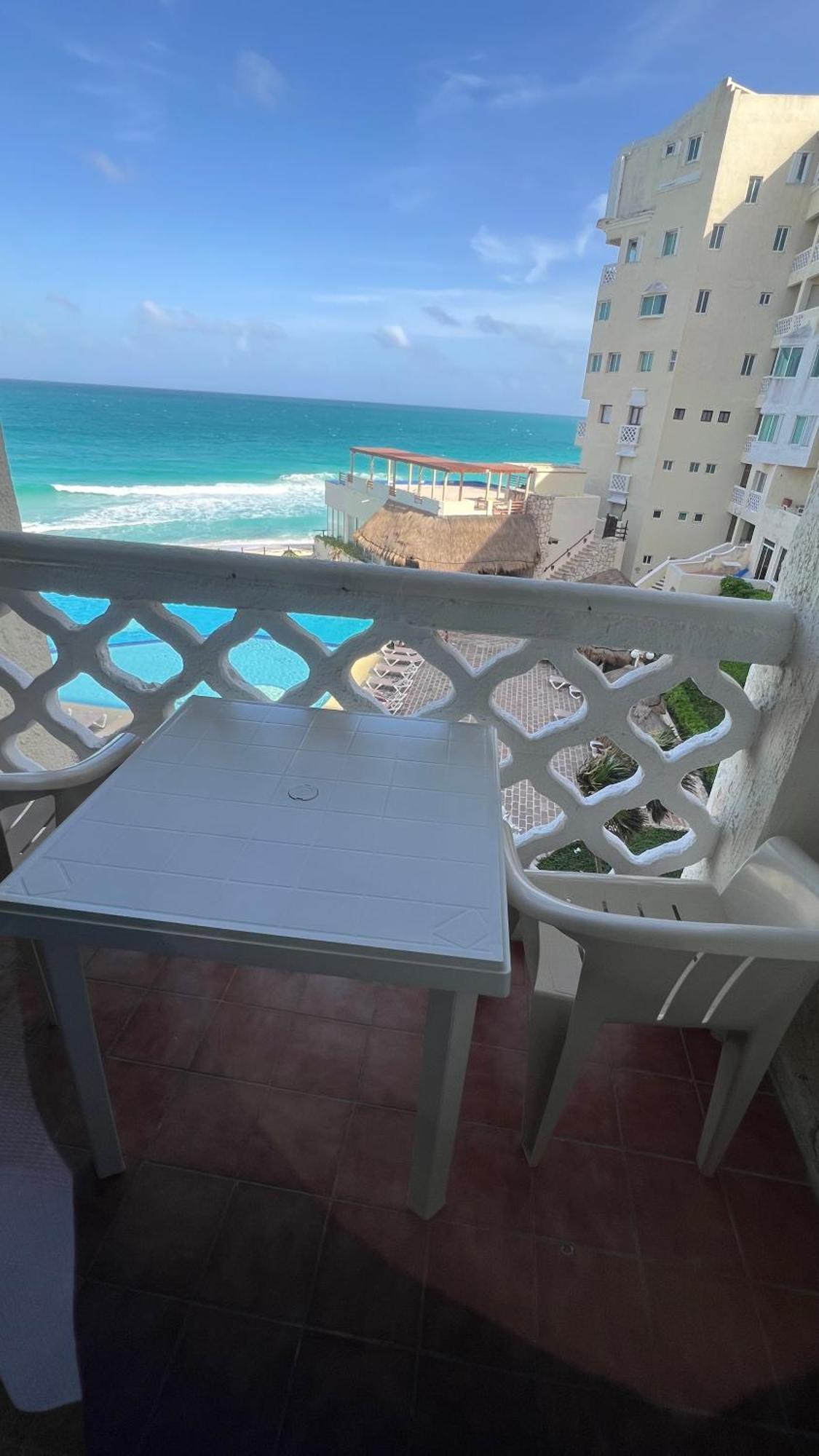 “Magic Sunrise At Cancun” Kültér fotó