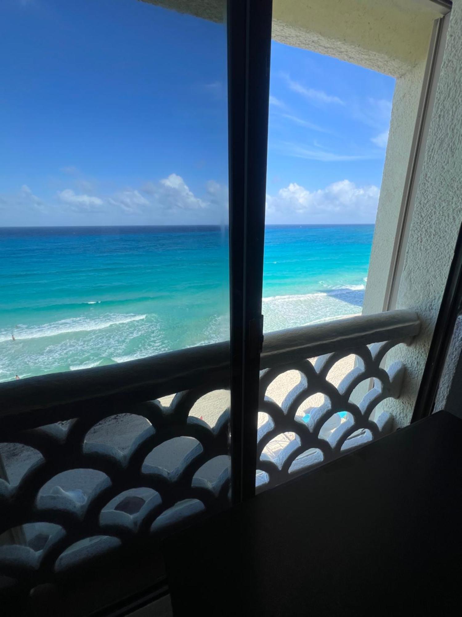 “Magic Sunrise At Cancun” Kültér fotó